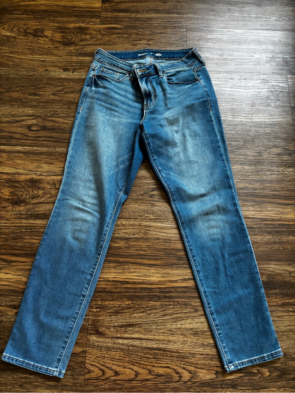 Old Navy Women's Mid Rise Straight Leg Denim Jeans - Medium Blue Wash